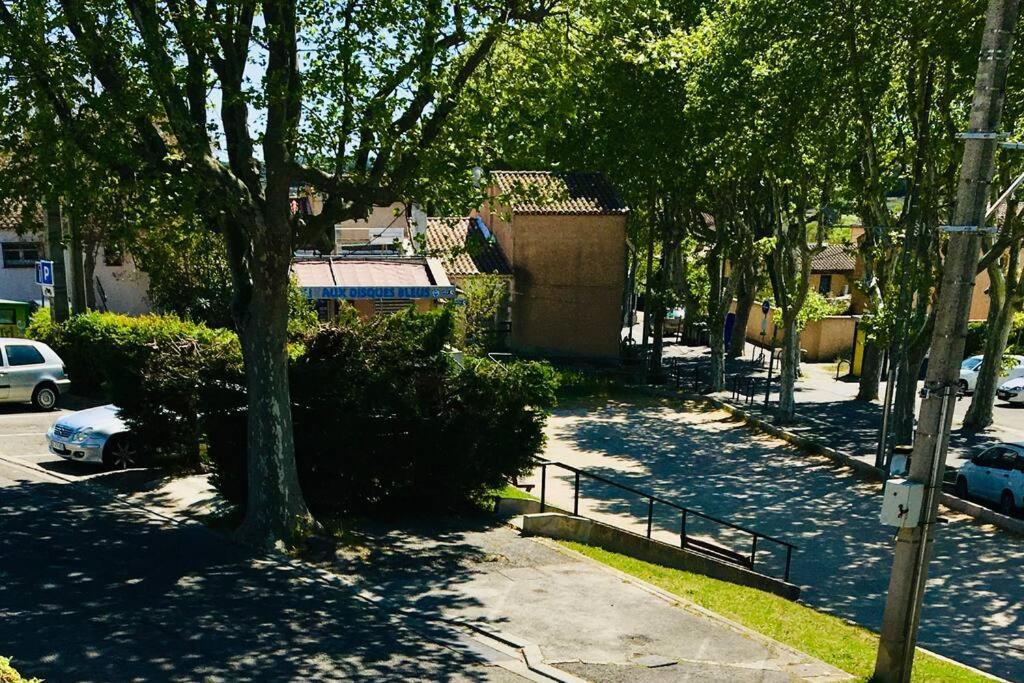 Bleu Lavande - Coquet Appartement Ambiance Village Истр Екстериор снимка